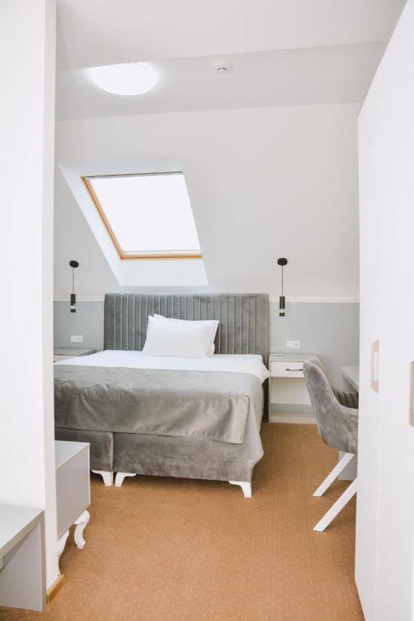 Hotel Divanhana Brčko エクステリア 写真