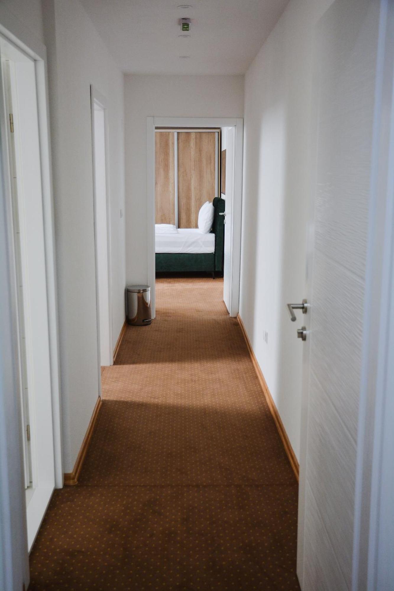 Hotel Divanhana Brčko エクステリア 写真