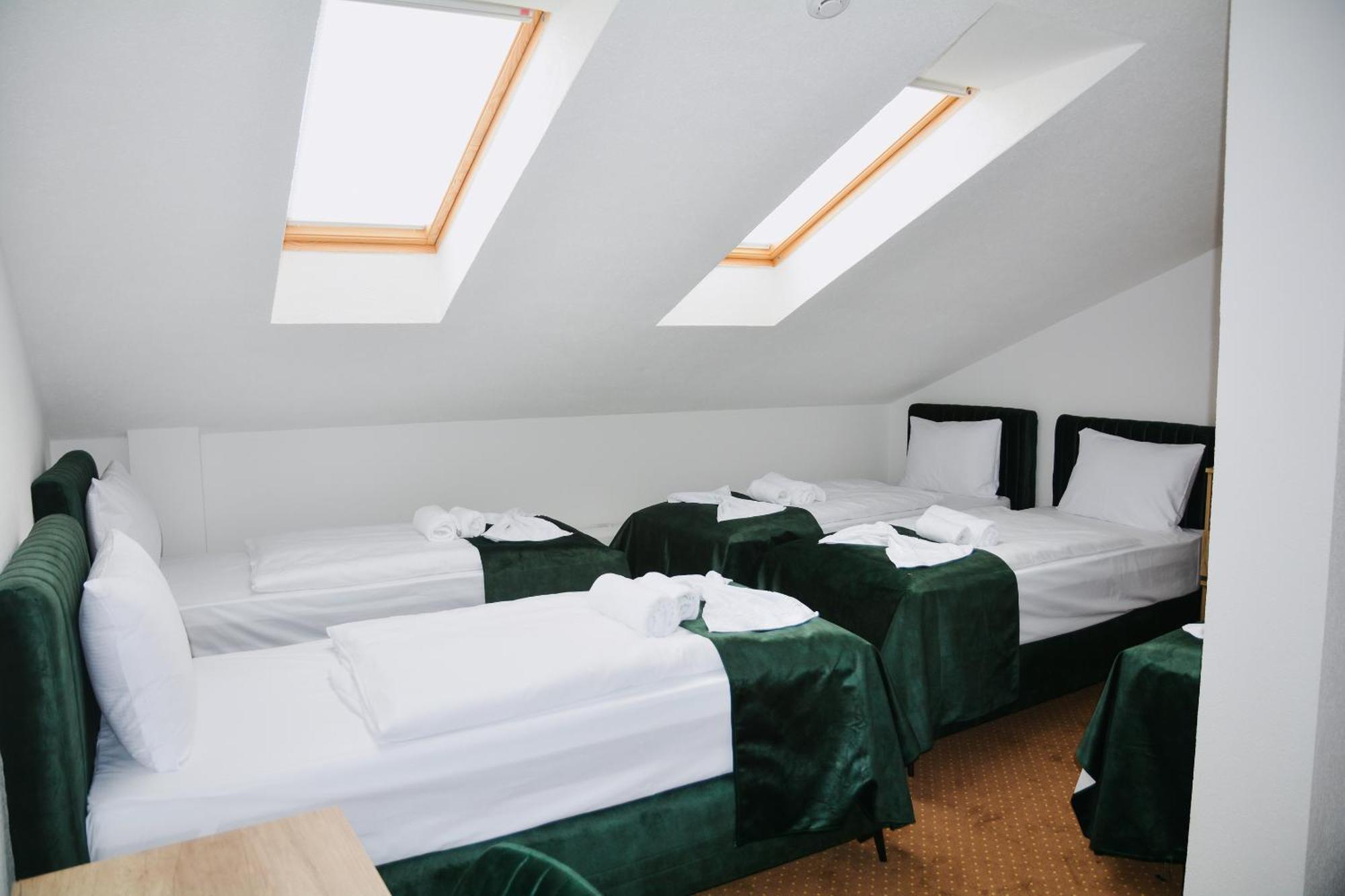 Hotel Divanhana Brčko エクステリア 写真