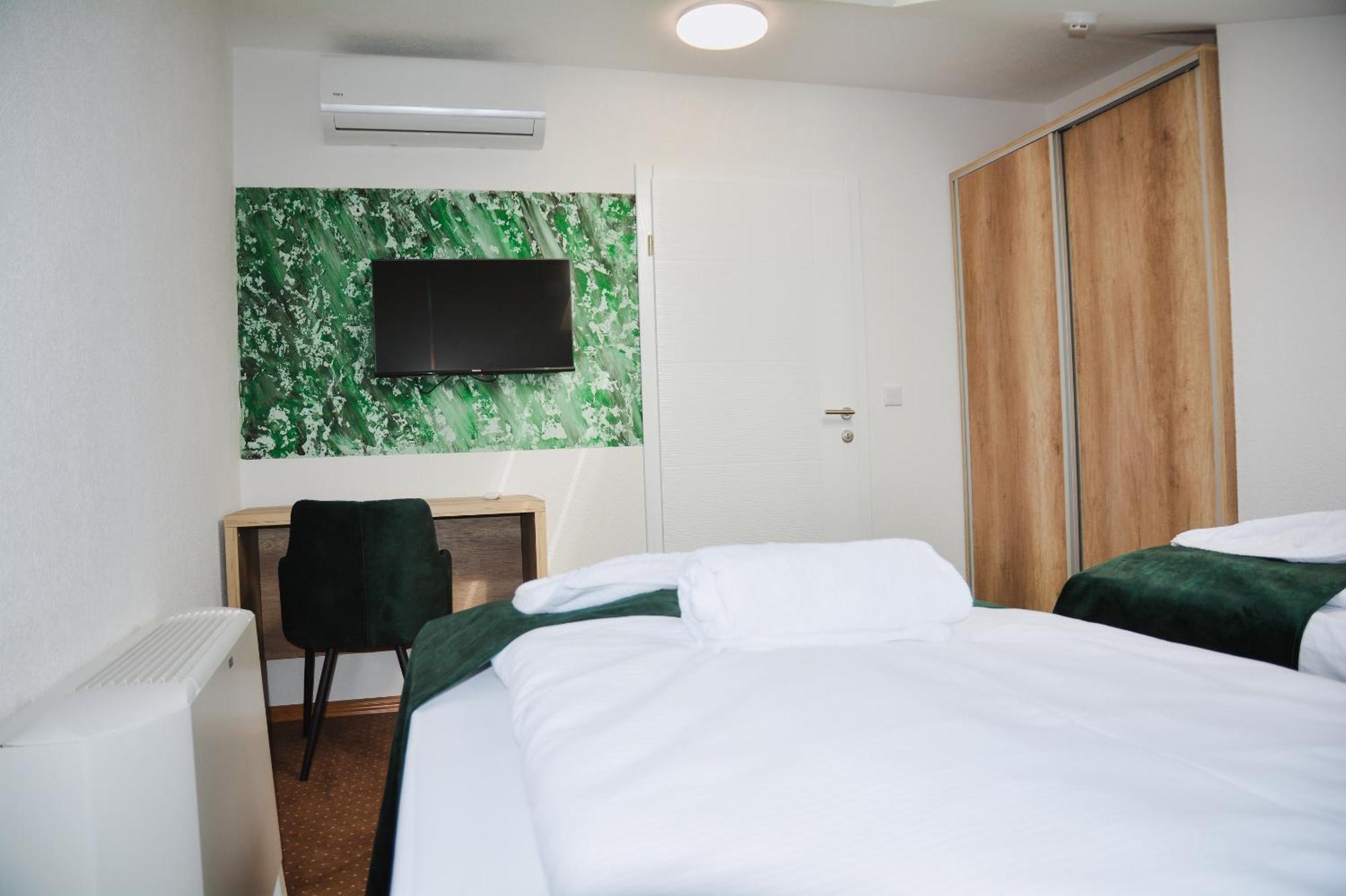 Hotel Divanhana Brčko エクステリア 写真