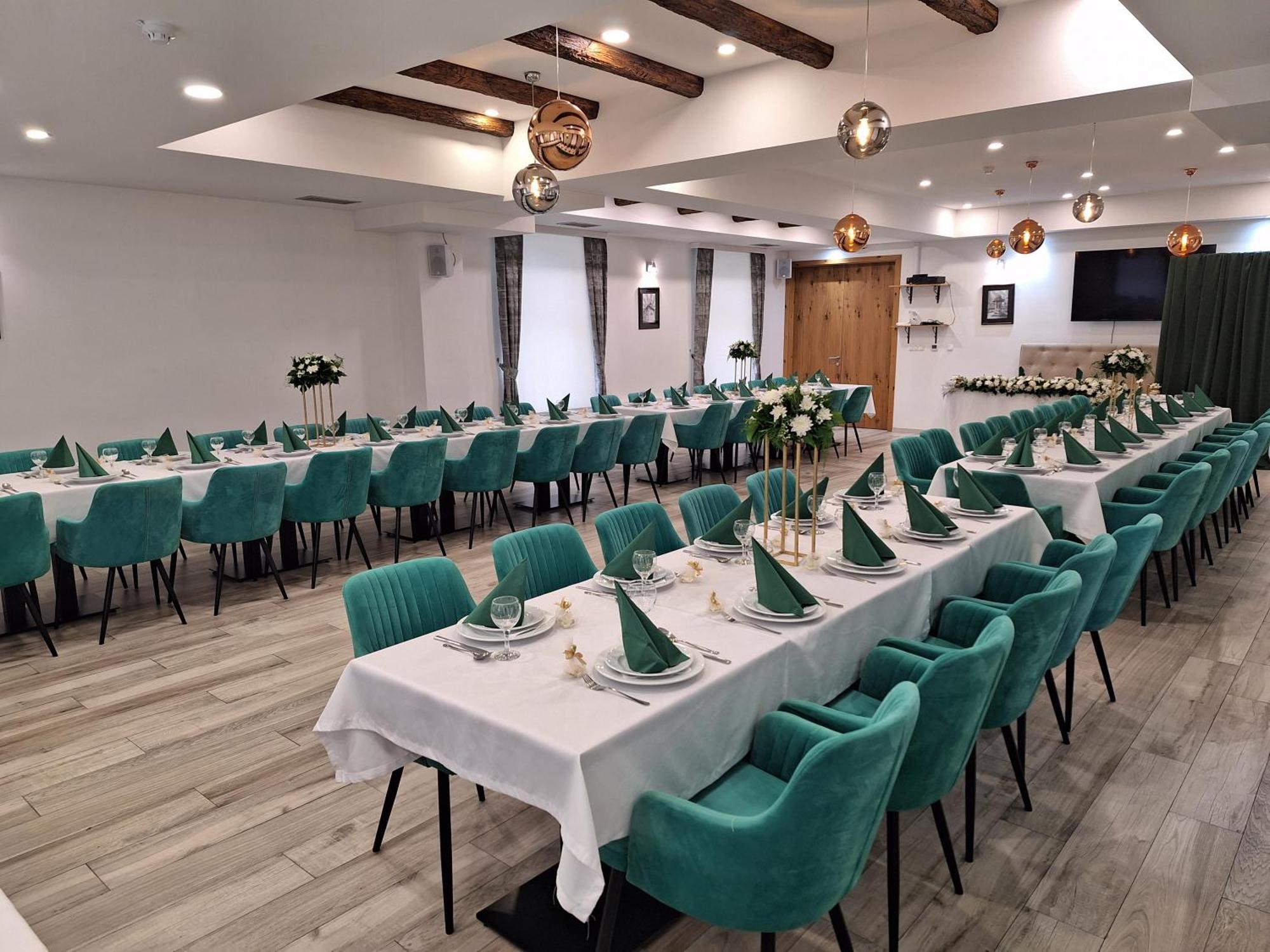 Hotel Divanhana Brčko エクステリア 写真